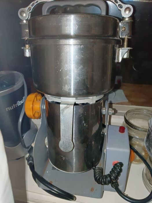 Продам домашнюю мельницу