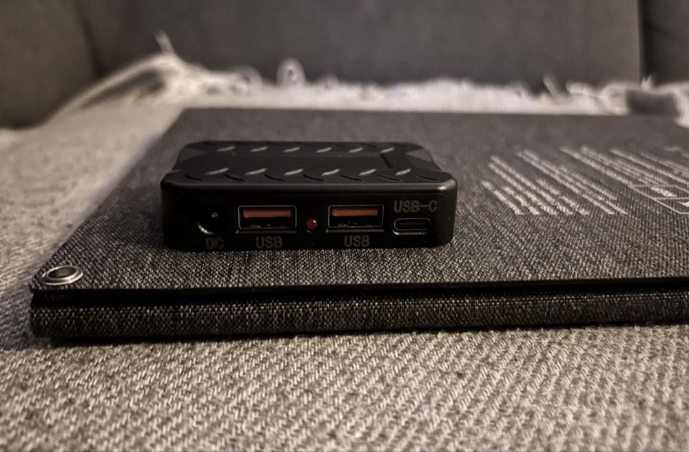 Power Bank R100 + panel solarny