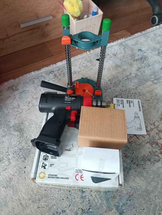 Шуруповёрт дрель аккумуляторная, сверлильный стенд