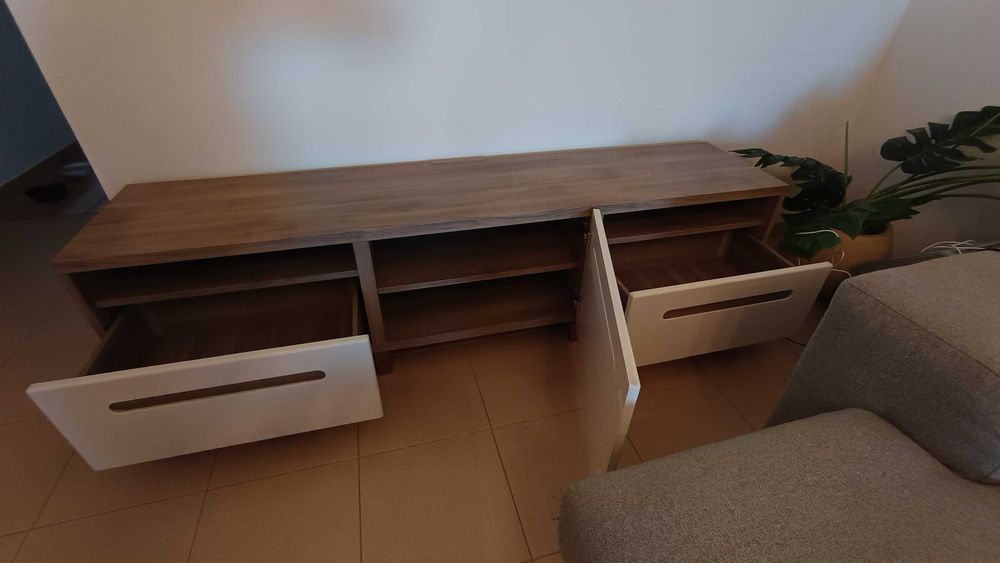 Móvel TV (IKEA besta)