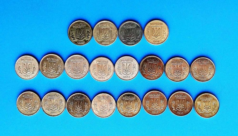 Набор из 20 обиходных монет номиналом 10 копеек (Украина)1992-2019 гг