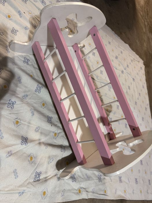 Berço em madeira para brincar