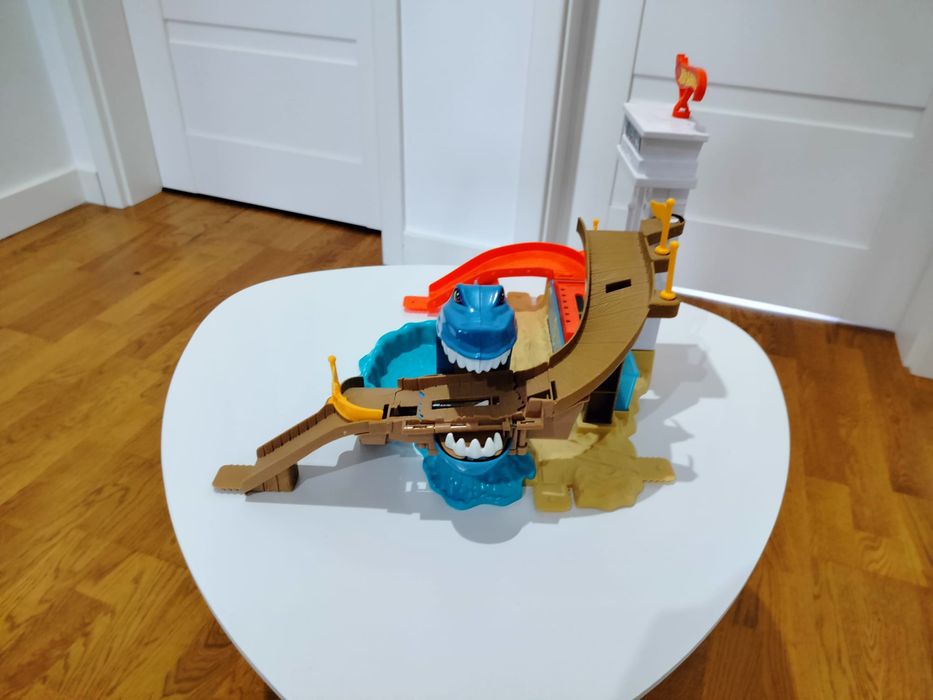 Tor Hot Wheels BGK04 rekin