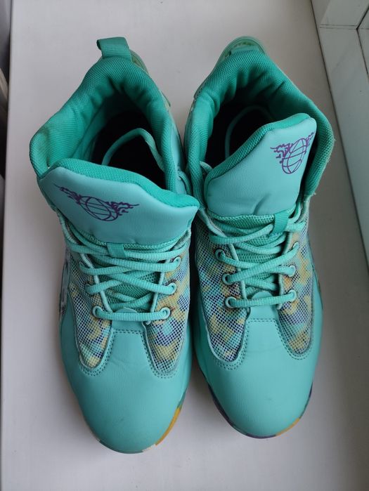 Кросівки баскетбольні