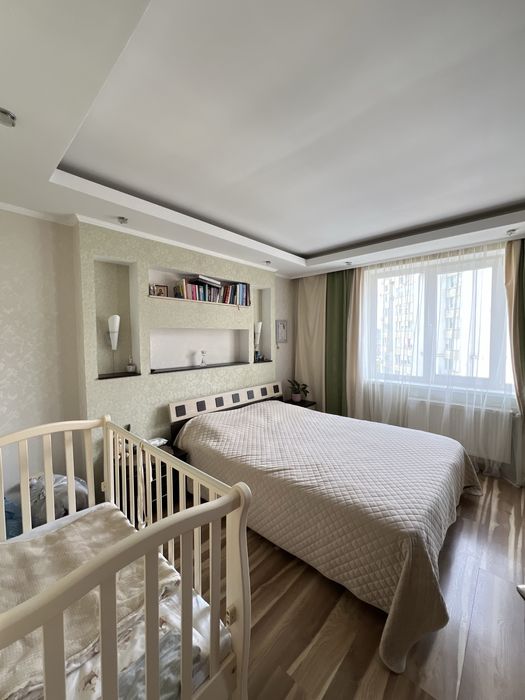 Повністю укомплектована квартира в обжитій новобудові