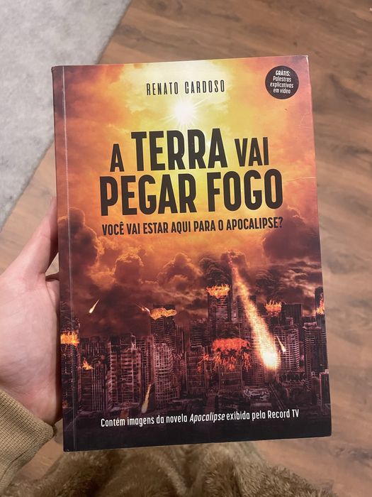 Livro a terra vai pegar fogo