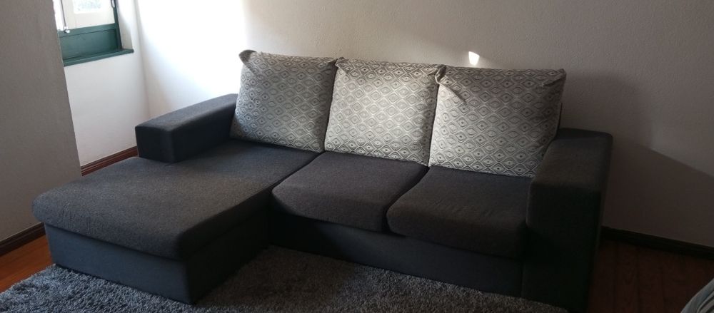 Sofá com Chaise longue reversível