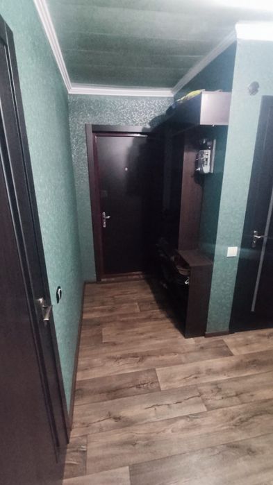 Продам 4-х кімнатну квартиру з автономним опаленням .