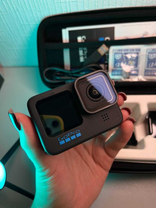 Екшн-камера GoPro Hero 10 з флешкою