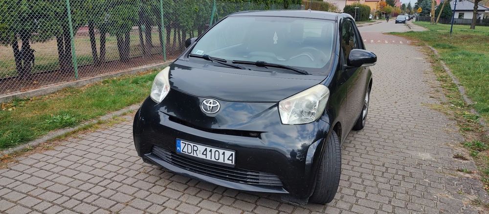 Toyota iQ