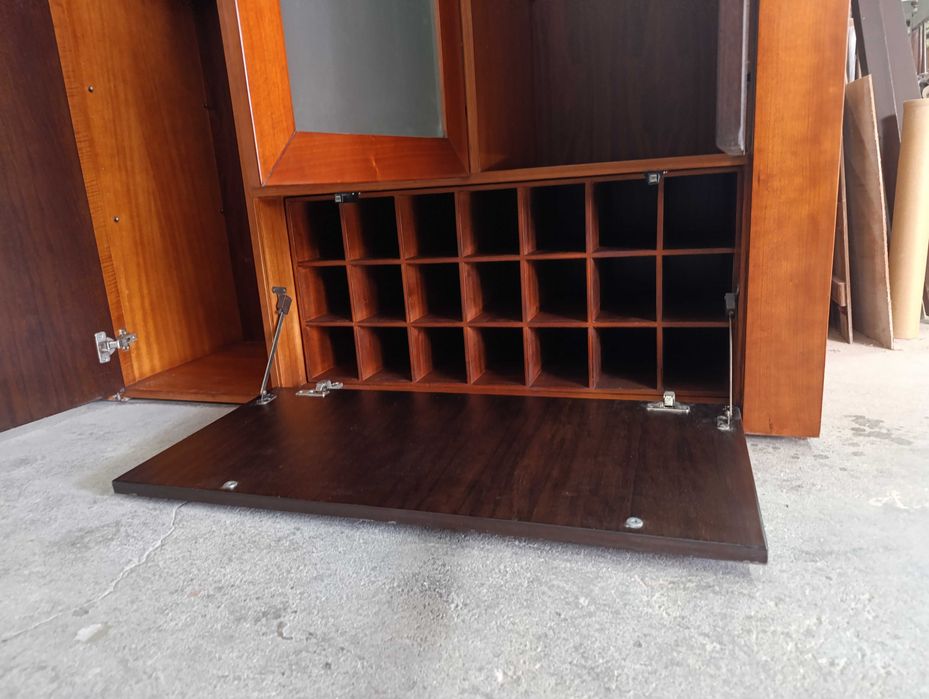 Móvel louceiro / garrafeira novo