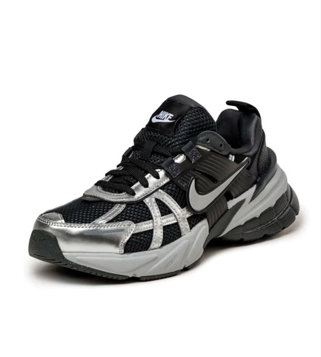 Кроссовки NIKE V2K run black/metallik