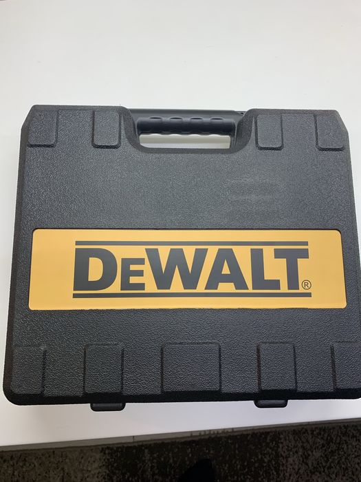 Перфоратор DeWALT