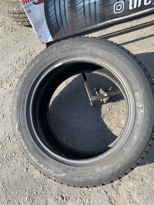 Шини 255/55 R19 Goodyear всесезонн 2023 рік 7 мм