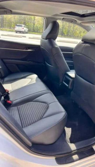Toyota Camry 2019 року