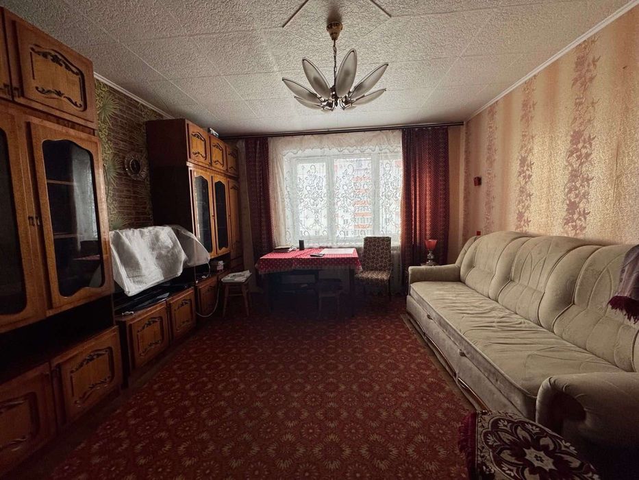 Простора не кутова 3к в хорошому стані 37039