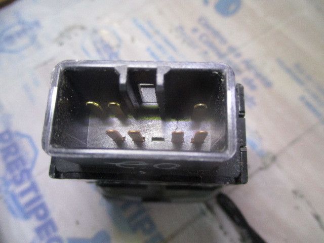 Comando / botão / interruptor multifunções HYUNDAI Accent II Sedan (LC