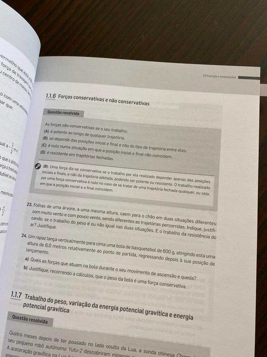 Livro de preparação para o exame Física e Química A 11º - Texto/Leya