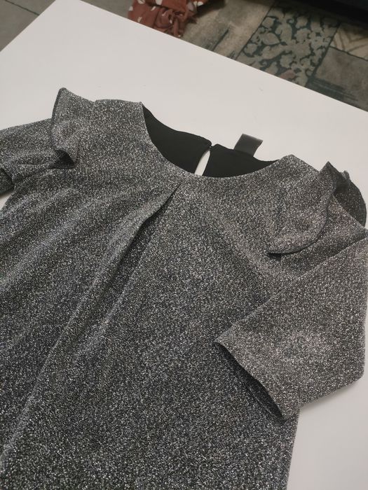 Sukienka brokatowa r 110