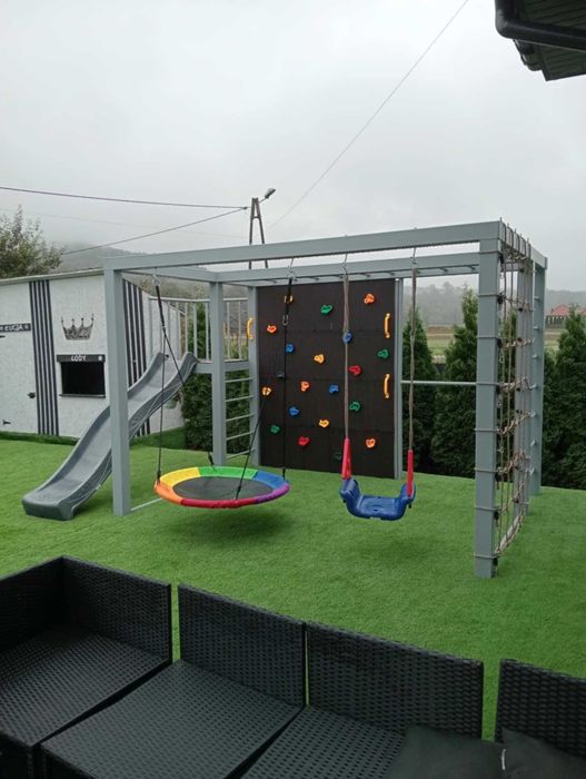 Plac zabaw - zjeżdżalnia, huśtawka, wspinaczka, bocianie gniazdo