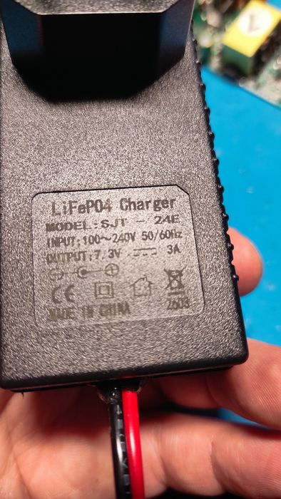 7.3V 3A LiFePo4 2S зарядний пристрій зарядка автоматична ліфер літій залізо фосфатна
