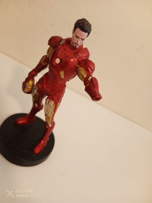 Figuras Marvel com defeito: Iron Man ou Doctor Octopus