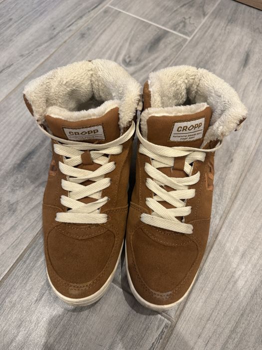 Adidasy ocieplane Cropp