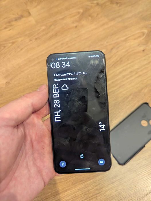 Pixel 5 8/128 під ремонт чи відновлення