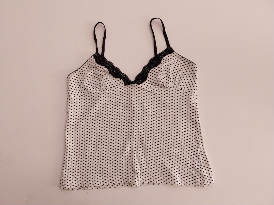 Top branco às bolinhas pretas e renda no decote - tamanho S