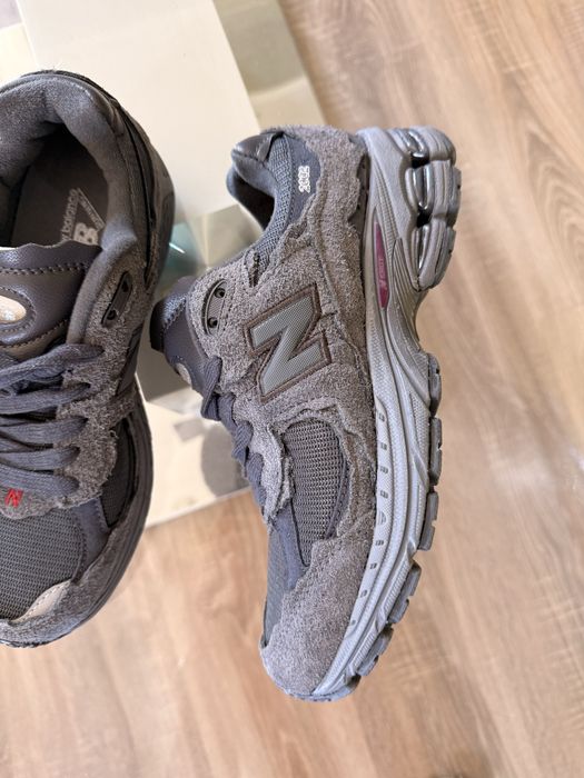 New balance 2002r