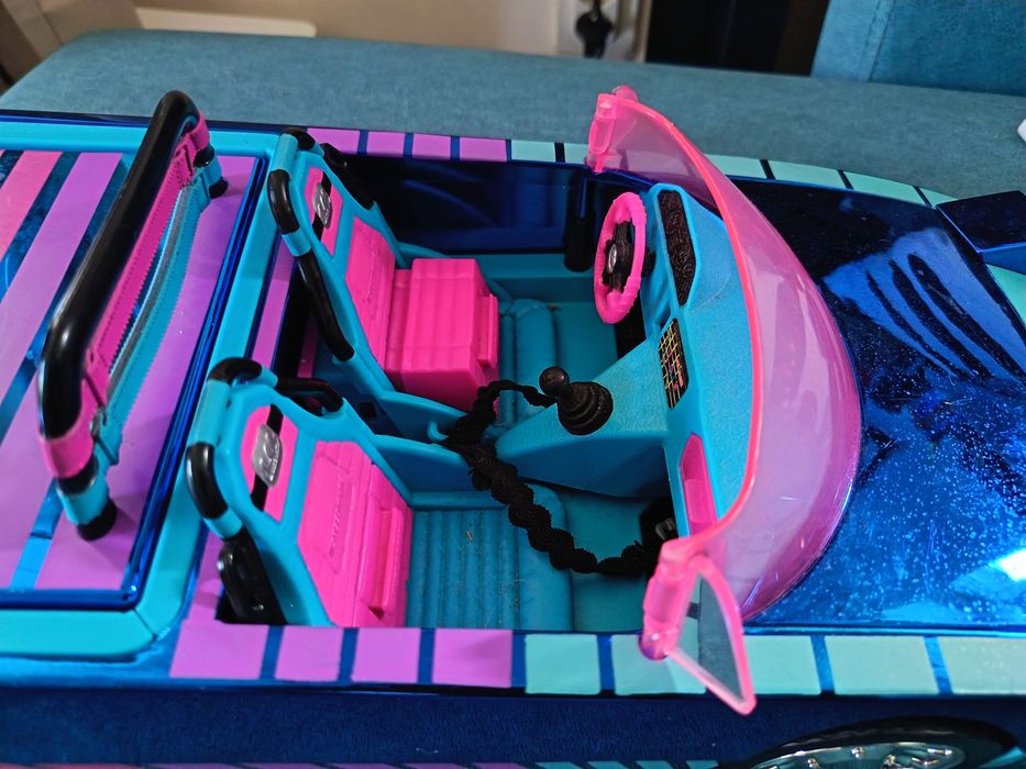 Samochód L.O.L.Suprise OMG Dance Machine