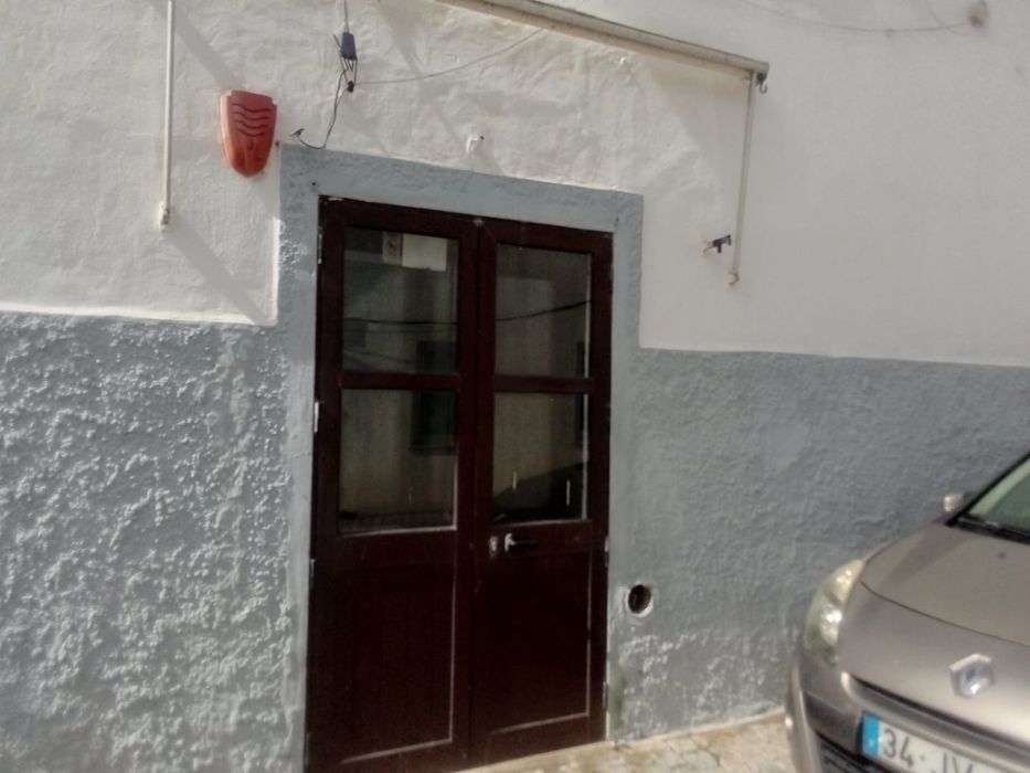 Espaço comercial para arrendar - Serpa