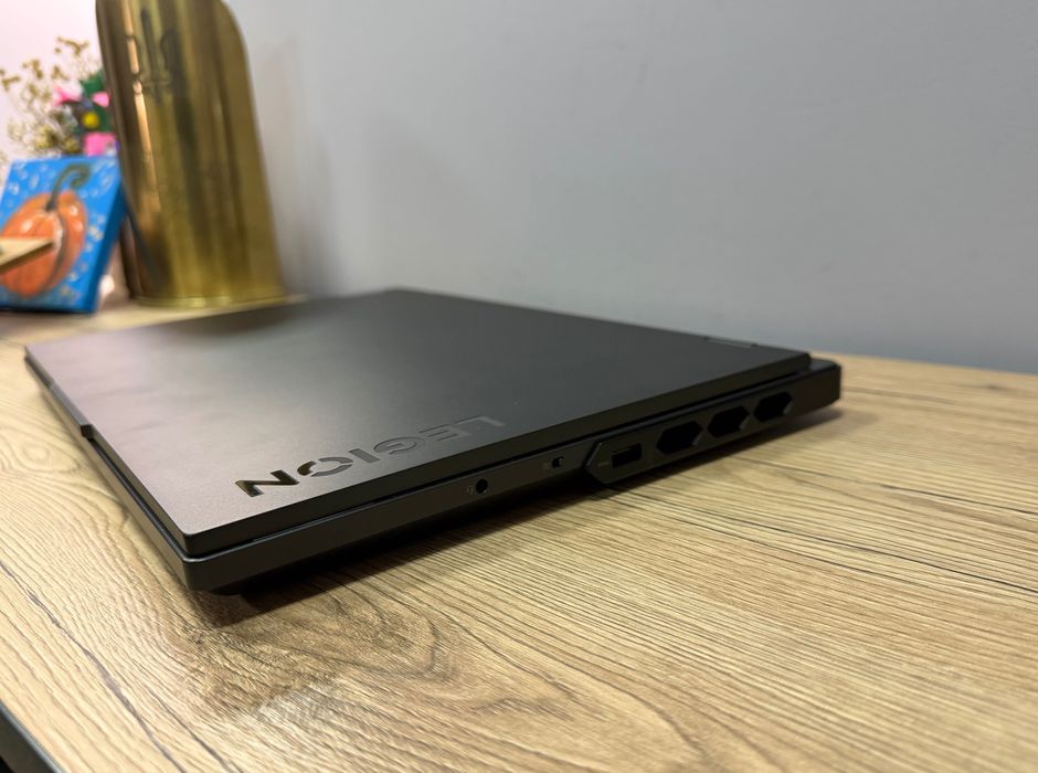 Lenovo Legion Pro 7 i9 13900HX /32 Ram/ 1TB/ 4080/ WQXGA 240Hz