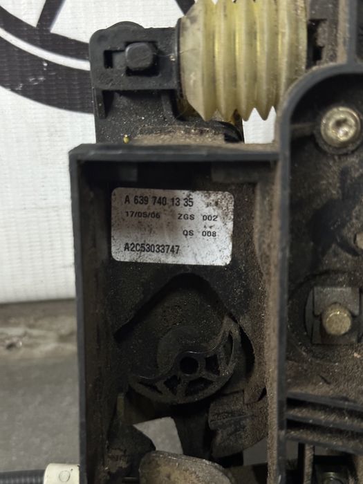 Замки кришки багажника Mercedes Vito 639 2004-2010р.