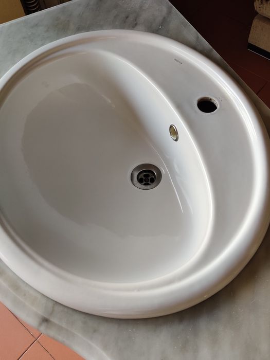 Vendo móvel com lavatório para casa de banho