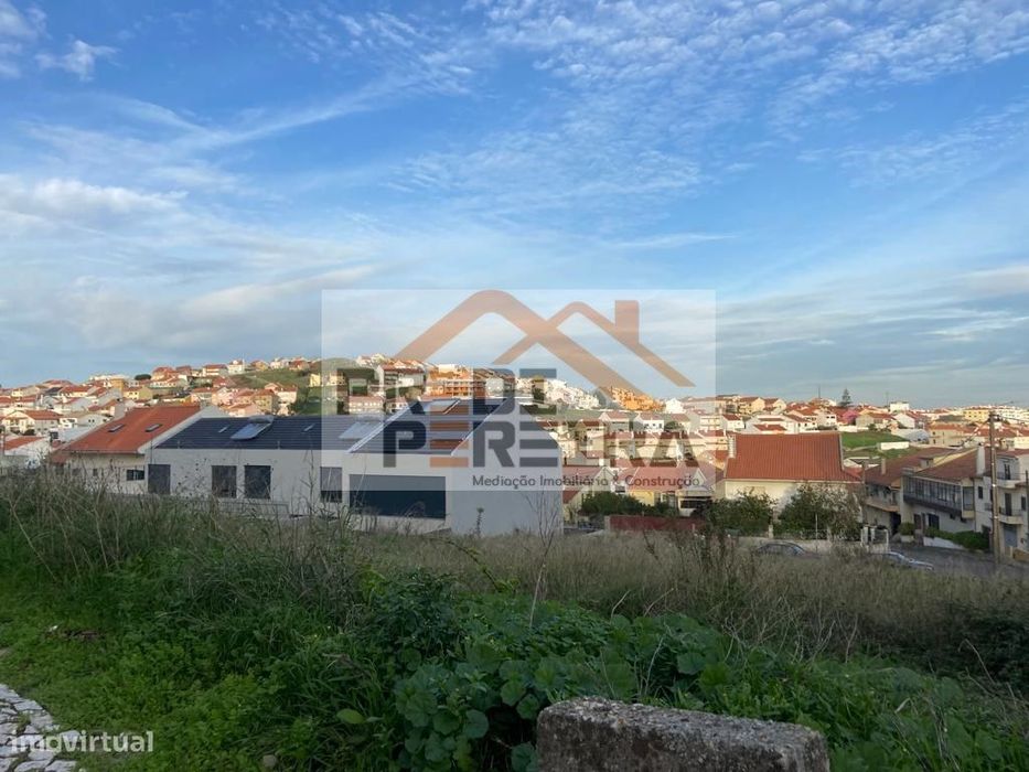 Lote de terreno urbano com 225 m2, para moradia geminada, composta ...