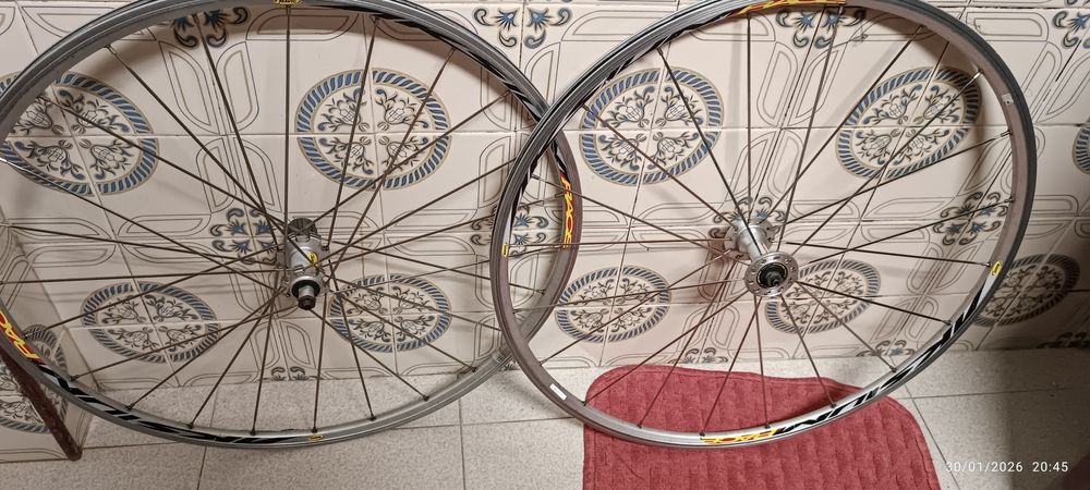 Rodas 700 (28) mavic