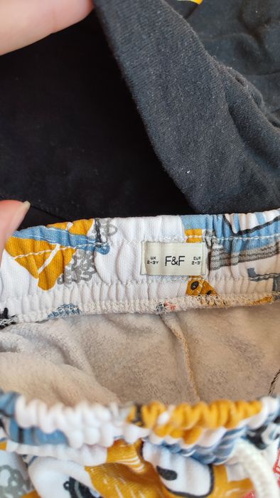 Продам пакет одягу штани на хлопчика костюм sinsay 86-92