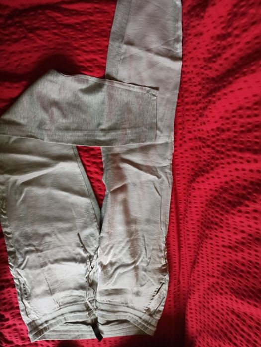 Spodnie błyszczące damskie na gumce