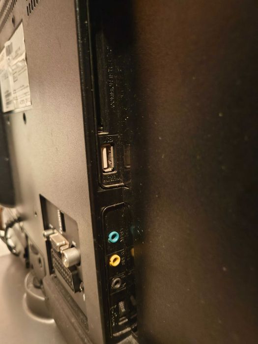 Telewizor LCD Sharp 22" DVD LC-22DS240E