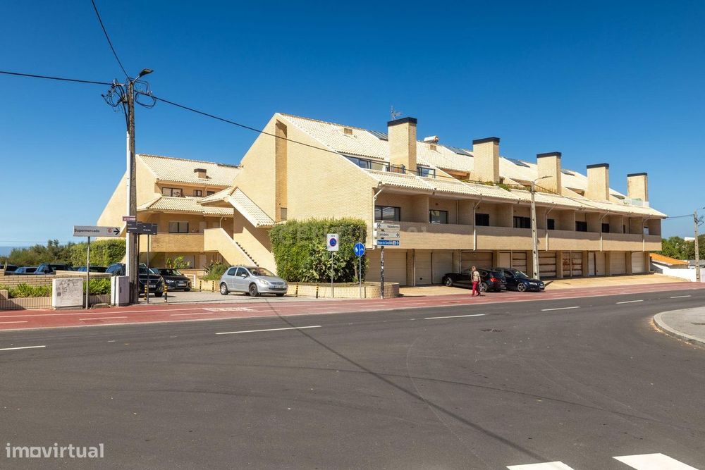 Apartamento T1 Remodelado e Mobilado no Primeiro Andar, Praia da Madal