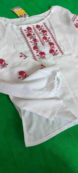 Вишиванка на дівчинку, зріст 140. Нова