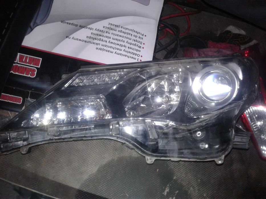 Toyota RAV 4 Rav4 Maska Czarna USA Przód Zderzak 14r Dyfer Lampa Piast