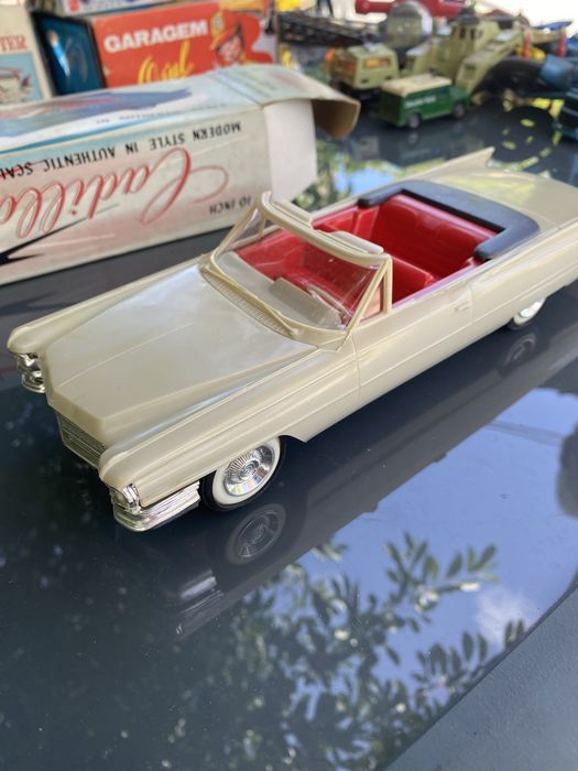 Antigo Cadillac de Fricção 10" (Anos 50) - Com Caixa Original