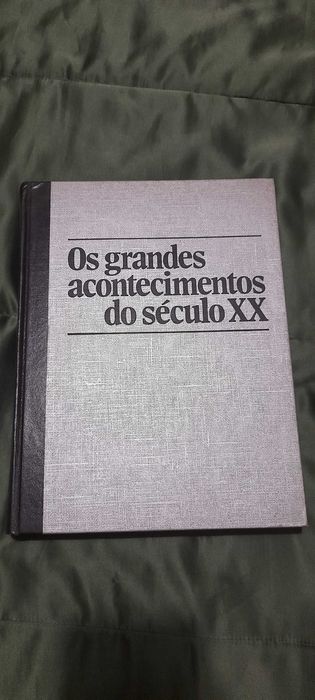 Livro enciclopédia
