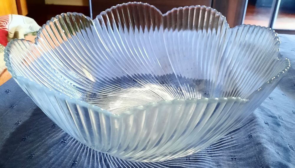 3 taças em vidro trabalhado