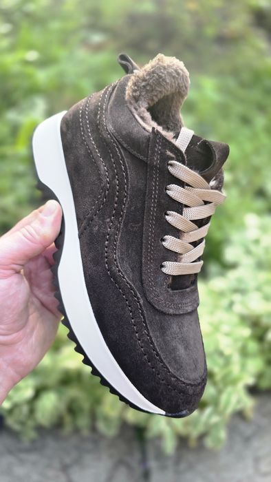 Замшеві зимові кросівки