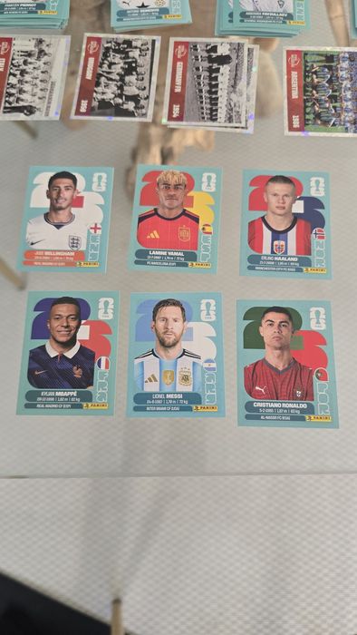 Cromos mundial 2026 panini 800+ sem ser repetidos