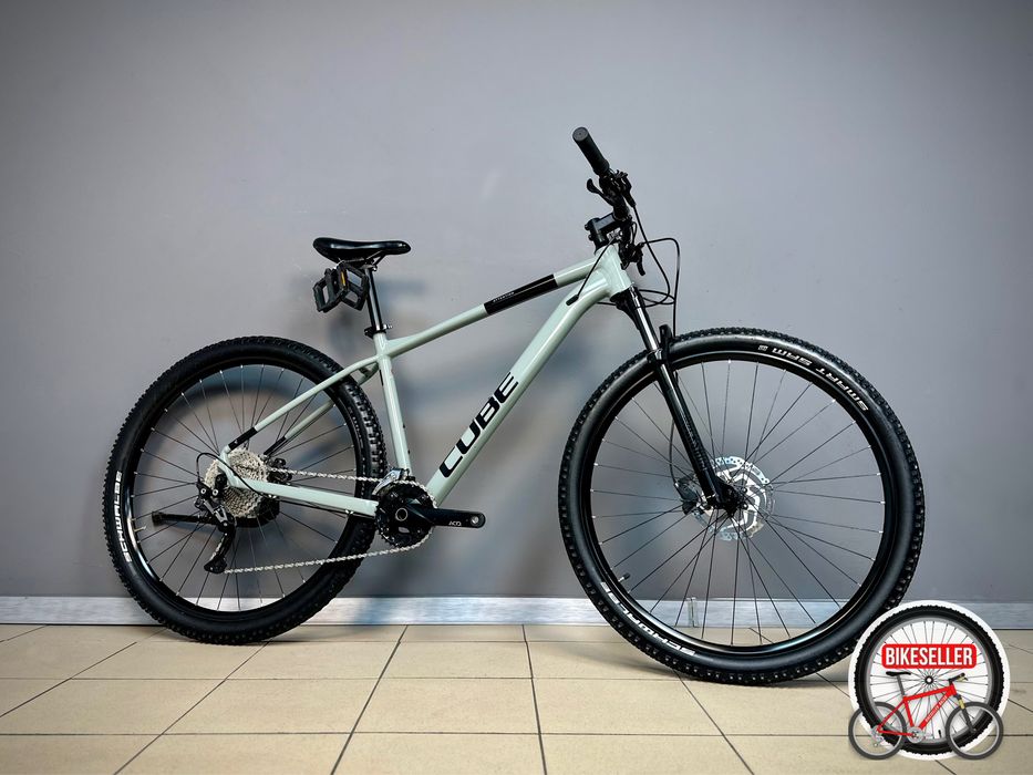 Cube Attention 29 L та М