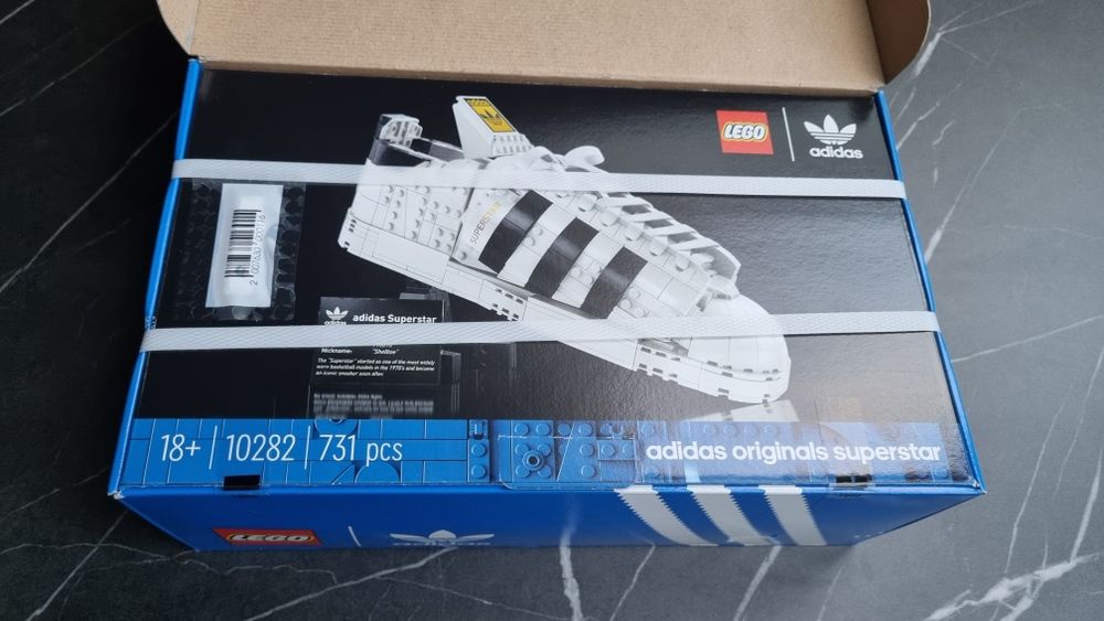 LEGO 10282 But adidas Originals Superstar